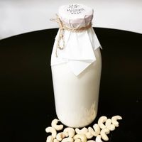 Homemade fresh and buttery sugar-free cashew milk with vanilla at Darchin in Dilijan