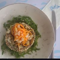 Salada de quinoa at Yialos Beach Restaurant in Paphos