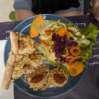 Vegane Tarte mit Salat at Verveine - Bistro Nature in Montbrun-les-bains