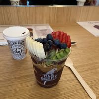 Vegan 🌱 & black coffee  at Oakberry in Brussels