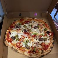 Vegan pizza at The Kings Arms All Cannings in Devizes