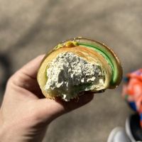 Don’t leave Tokyo before trying this pistachio croissant with cream inside. 🥐🥐🥐  at Te Cor Gentil テコールジャンティー in Tokyo