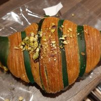 Pistachio croissant at Te Cor Gentil テコールジャンティー in Tokyo
