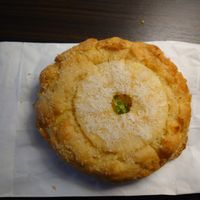 pineapple melonpan  at Te Cor Gentil テコールジャンティー in Tokyo