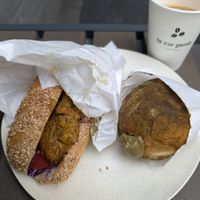 hojicha donut and chick'n sandwich at Te Cor Gentil テコールジャンティー in Tokyo