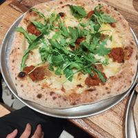 Pizza con sobrasada (mallorca) at Garden Pizza Granollers in Granollers