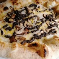 Tartufata pizza at Garden Pizza Granollers in Granollers