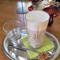 Latte Macciato mit Hafermilch at Schlosscafe in Bad Mergentheim