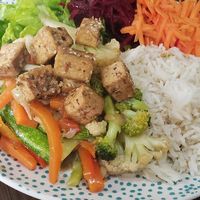Arroz basmati con chapsui de tofu at Matargashti in Villarrica