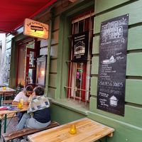 Front of store at tschüüüsch - Vriends & Cosy Comfort Food in Berlin