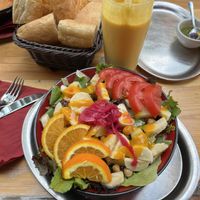   at tschüüüsch - Vriends & Cosy Comfort Food in Berlin