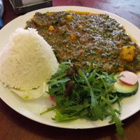 Curry 🍃 at tschüüüsch - Vriends & Cosy Comfort Food in Berlin