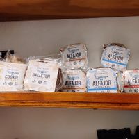 Artisanal & local vegan alfajores at Puentes Amarillos in El Chalten