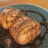 Cinnamon buns at ALT.a - Dosan in Seoul