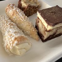 Vanilla croissant, blond brownie, Donauwelle  at Süss&Vegan in Winterthur