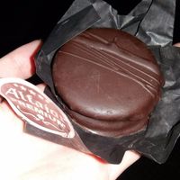 Vegan alfajor at El Arbol in Santiago