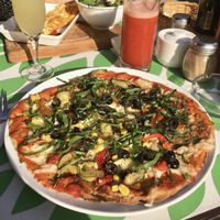 Pizza at El Arbol in Santiago