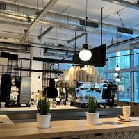 Free option for non-dairy milks  at Lebkov & Sons in Amsterdam