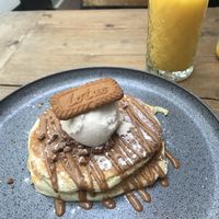 Great vegan options including pancakes with a choice of toppings, cooked breakfasts and brunches. Friendly staff and delicious vegan bakes to take away.  at Petek's on the Park in Burgess Hill