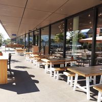 Outdoor seating at Wild Chik‘n in Amriswil