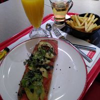 Tostada with avocado at VIPS Smart in Segovia