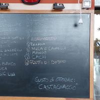 Ampia scelta gusti vegani at La Corona Gelateria Naturale in Rome