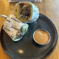 Muy buena comida! Pedí el burrito y me gustó tanto que incluso volví el otro día  at Asianica Street Food - temporarily closed in Lima