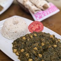 🍛 Channa Palak + Fresh Juice + Naan + Rice (18 PEN) - Lunch Menu at Paulinos Indian Cuisine in Huaraz