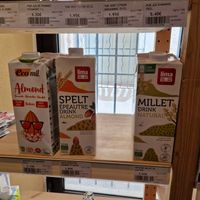 Vegane Milch at L'Onde Bio in Sanary-sur-mer
