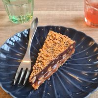 Peanut-Chocolate-Caramel-Cake at Tilstede mat og mer in Kristiansand