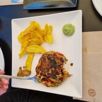 Eggplant hamburger at VEGandVEG Gastroartesanía in Fuenteheridos