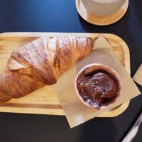Extrem zarter, buttriger Croissant mit Schokocreme - war sogar noch warm! at Pure Food in Nuremberg
