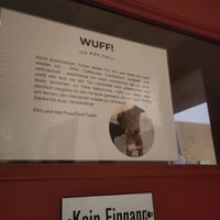 House dog sign at Pure Food in Nuremberg