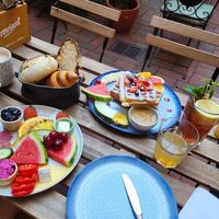So liebevoll angerichtet, alles frisch und schmeckt wahnsinnig gut! at Pure Food in Nuremberg