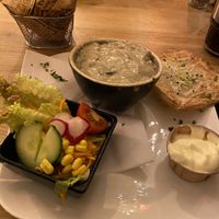 Vol-au-vegan met frietjes  at Den Bosduin in Kalmthout