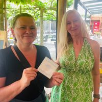 Genoeg vegan opties voor een -nieuwe- ‘vegan options’ Happy Cow raamsticker! at Den Bosduin in Kalmthout