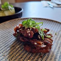 Beyla Fried Mushrooms“, Gochujang-Sauce, geröstete Sesamsamen at Beyla in Copenhagen