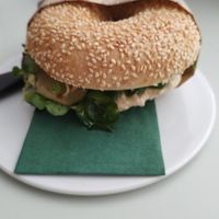  at FLOS coffee&bagels in Hall In Tirol