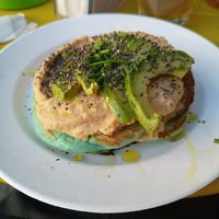 Pancake vegano con hummus di ceci, avocado e semi di chia at Pankè in Turin