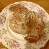 Cinnamon rolls at Snug - The Comfort Cafe in Rome