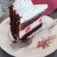 Oregon cake at Snug - The Comfort Cafe in Rome