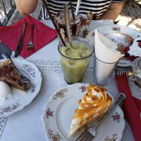 Chocolatte and matcha at Snug - The Comfort Cafe in Rome