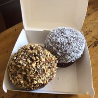 Cupcake da asporto (gusti rocher e cocco)  at Pasticcia Cupcakeria in Salerno