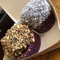 Cupcake da asporto (gusti rocher e cocco)  at Pasticcia Cupcakeria in Salerno