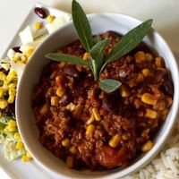 chili sin carne plus rice and salad at Micky und Molly Katzenmuseum und Cafe in Braunschweig