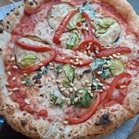 Vegan pizza for less than 10 Euros!! at Donna Mamma in Budapest