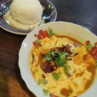 Lao curry con calabaza y tofu... Brutal! 🤤 at Sabaidee Sivilay Restaurant in Pakbeng