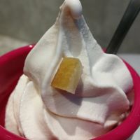 pomelo oat ice cream at Ice Gyaru - 霜淇淋專門店 in Taipei