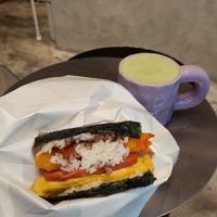 Vegan Tempura Shrimp Onigiri ($ 110) and Matcha Latte ($ 120) at Ice Gyaru - 霜淇淋專門店 in Taipei