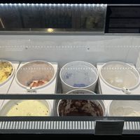 5 delicious vegan flavors to choose from w/ vegan cones, cups or milk shakes w/ oatmilk   #Veganuary at Hattie Jane's Creamery in Nashville